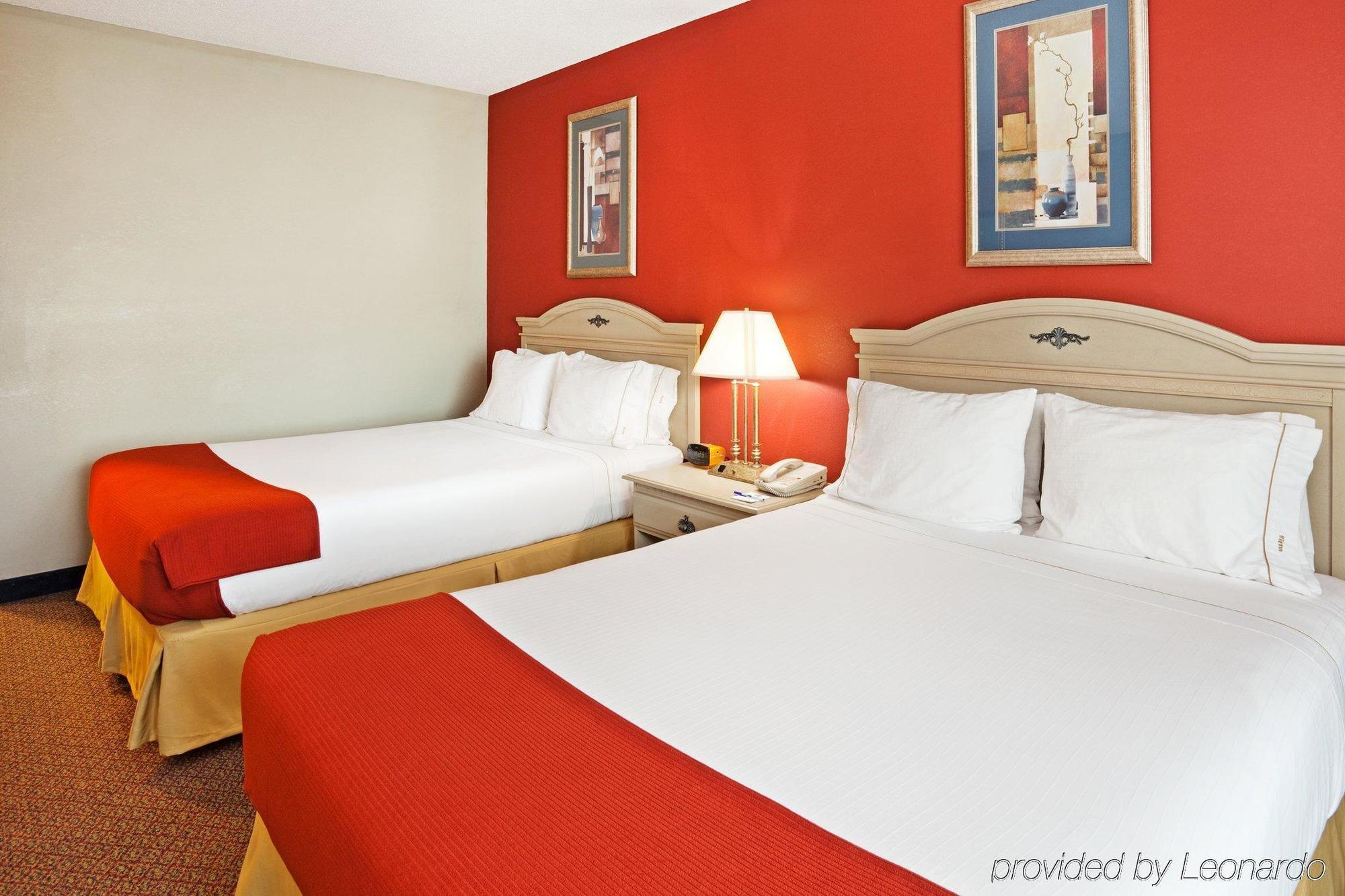 Holiday Inn Express Hotel & Suites London By Ihg Cameră foto