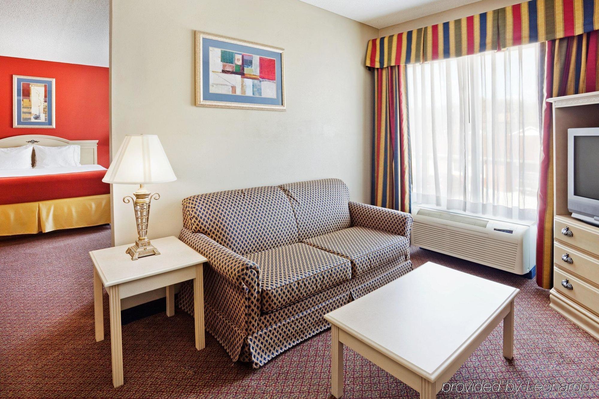 Holiday Inn Express Hotel & Suites London By Ihg Cameră foto